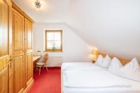 Posteľ alebo postele v izbe v ubytovaní MAYER - Wirtshaus und Dorfhotel