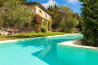 Bazén v ubytování Mounty Island Villas-Nefeli nebo v jeho okolí