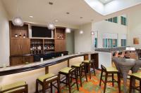 Staybridge Suites - Miami International Airport by IHGにあるラウンジまたはバー