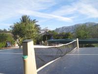 Tenis alebo squash v ubytovaní Escuela La Crujía alebo jeho okolí