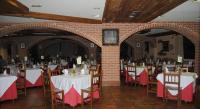 Reštaurácia alebo iné gastronomické zariadenie v ubytovaní Hotel Rural El Rocal