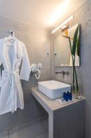 Kúpeľňa v ubytovaní Sunset Paraportiani Rooms