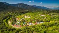 Vue panoramique sur l&#39;&eacute;tablissement Camping Le Bois Fleuri