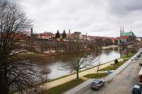 Výhled na řeku, která protéká v blízkosti hotelu