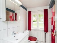 Koupelna v ubytování 4 person holiday home in Bredebro-By Traum