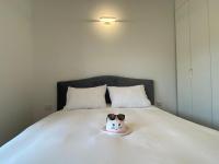 Ein Bett oder Betten in einem Zimmer der Unterkunft Top Royal Eilat רויאל פארק