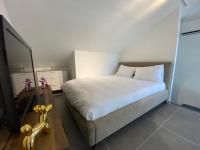 Ein Bett oder Betten in einem Zimmer der Unterkunft Top Royal Eilat רויאל פארק