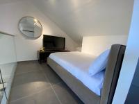 Ein Bett oder Betten in einem Zimmer der Unterkunft Top Royal Eilat רויאל פארק