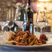 Jídlo v penzionu nebo okolí