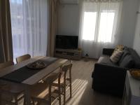A television and/or entertainment centre at Oikia Ampavris