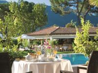 Nespecifikovaný výhled na hory nebo výhled na hory při pohledu z hotelu