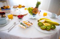 Jedlo v ubytovaní bed & breakfast alebo blízkom okolí