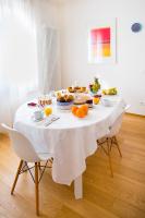 Jedlo v ubytovaní bed & breakfast alebo blízkom okolí