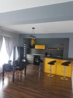 Kuchyň nebo kuchyňský kout v ubytování LUXURY SUITES