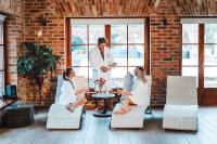 Goście zatrzymujący się w obiekcie Żabi Dwór - HOTEL - RESTAURACJA - SPA
