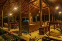 Un restaurante u otro lugar para comer en The Omah Borobudur