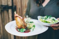 Jídlo v rezortu nebo okolí