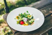 Jídlo v rezortu nebo okolí