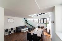 A seating area at easy flat Margareten Apartments
