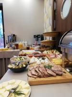 Jedlo v ubytovaní bed & breakfast alebo blízkom okolí