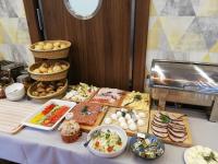Jedlo v ubytovaní bed & breakfast alebo blízkom okolí