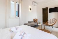 Posteľ alebo postele v izbe v ubytovaní Sunset Paraportiani Rooms
