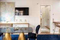 Televízia a/alebo spoločenská miestnosť v ubytovaní Luxurious by Sebastiana Group