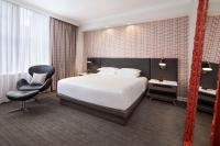 Hyatt Centric Downtown Minneapolisにあるベッド