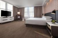 Hyatt Centric Downtown Minneapolisにあるテレビまたはエンターテインメントセンター