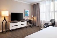 Hyatt Centric Downtown Minneapolisにあるテレビまたはエンターテインメントセンター