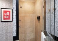 Hyatt Centric Downtown Minneapolisにあるバスルーム