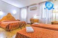 Posteľ alebo postele v izbe v ubytovaní Alloggi B&b Allegri