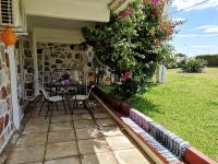 Vonkajšia záhrada v ubytovaní Sea&Sun Glyfada Apartment