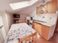 Kuchyňa alebo kuchynka v ubytovaní Apartments Izabela Mužić-Fornarić Cres