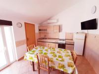 Kuchyňa alebo kuchynka v ubytovaní Apartments Izabela Mužić-Fornarić Cres