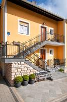Budova, v ktorej sa apartmán nachádza