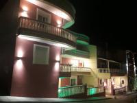 Budova, v ktorej sa apartmánový hotel nachádza