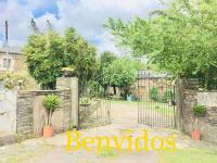 A garden outside Casa Ferreiro - Campo da Cruz - Lugo