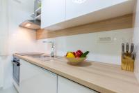 Kuchyňa alebo kuchynka v ubytovaní Apartment Royal II