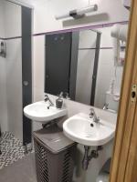 Koupelna v ubytování Albergue Camiño Real