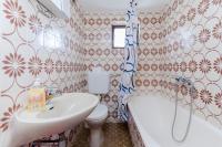 Kúpeľňa v ubytovaní Apartments Pela