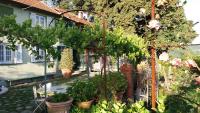Vonkajšia záhrada v ubytovaní Villa Ponzio