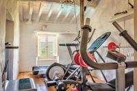 The fitness centre and/or fitness facilities at Borgo Marcena