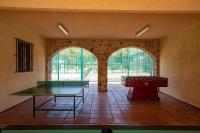 Stolní tenis v ubytování Mas Torrellas nebo okolí