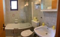 A bathroom at Pension Seeheim
