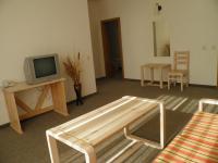 A television and/or entertainment centre at Pripetzite Hotel
