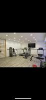Das Fitnesscenter und&#47;oder die Fitnesseinrichtungen in der Unterkunft Top Royal Eilat רויאל פארק