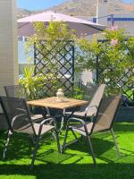 Patio nebo venkovní prostory v ubytování Ático 90m de terraza, jacuzzi privado y cargador de coche eléctrico en Cabria, Almuñecar