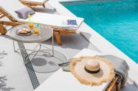 Bazén v ubytování Villa Auni Grey - Heated Pool - Rooftop - Seaview - Beach nebo v jeho okolí