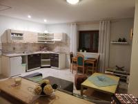 Kuchyň nebo kuchyňský kout v ubytování Apartmán u Kartouzky